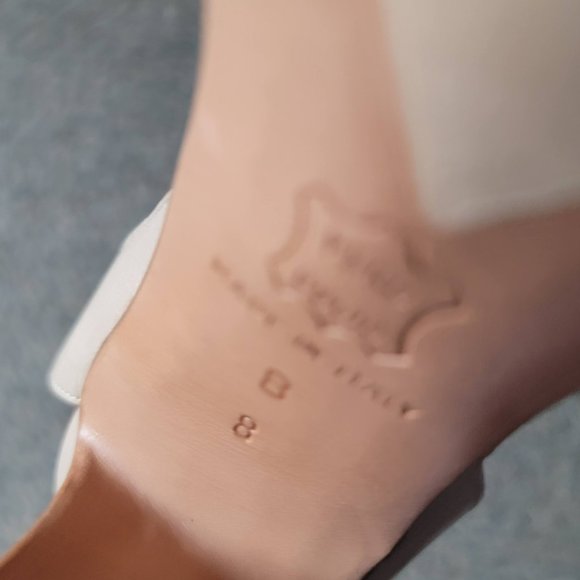 Stunning Donna Karan New York Neutral Strappy Sandals Size 8 - Picture 15 of 16